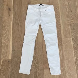White skinny jeans